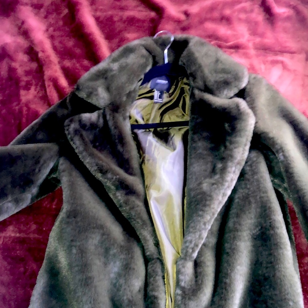 Forever 21 Sherpa dark green winter coat